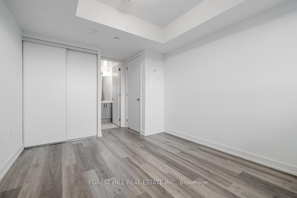 556 Marlee Avenue, Unit 301 thumbnail 25
