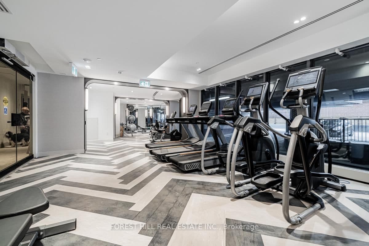 556 Marlee Avenue, Unit 301 thumbnail 4
