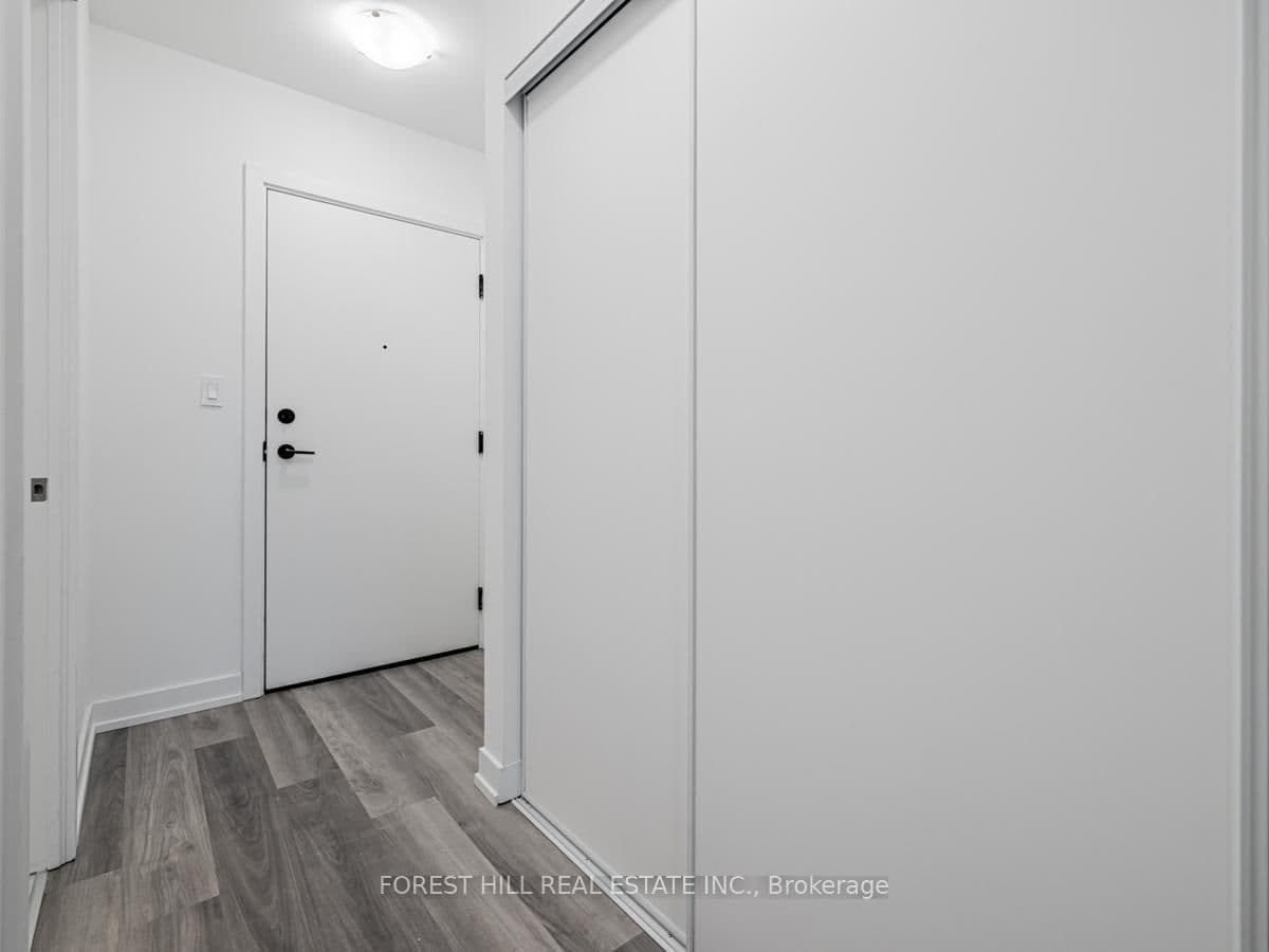 556 Marlee Avenue, Unit 301 thumbnail 5