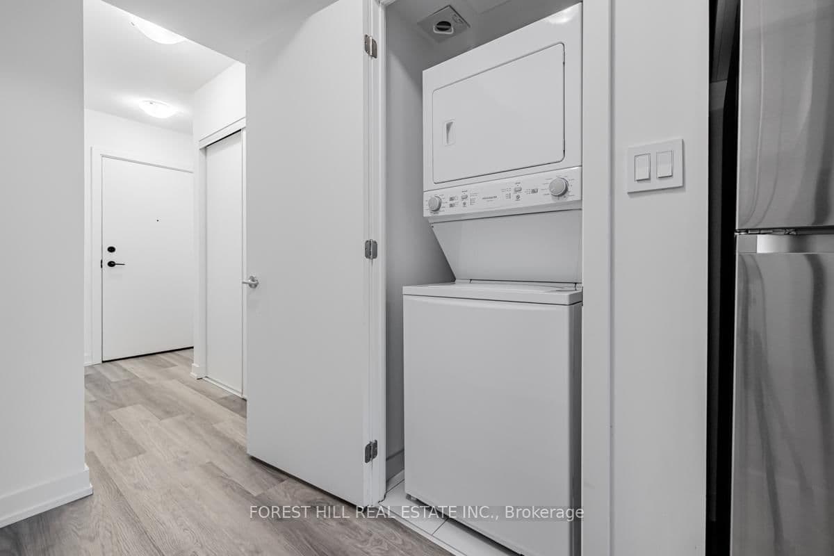 556 Marlee Avenue, Unit 301 thumbnail 7