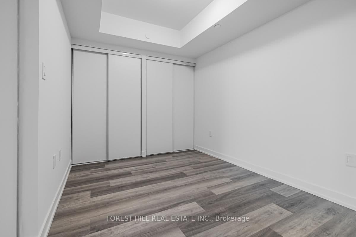 556 Marlee Avenue, Unit 301 thumbnail 9