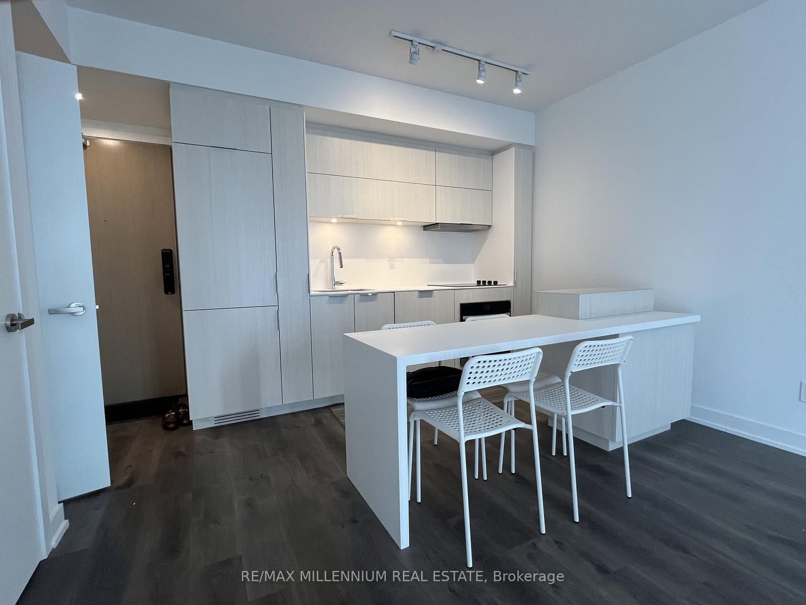 370 Martha Street, Unit 1608 thumbnail 10