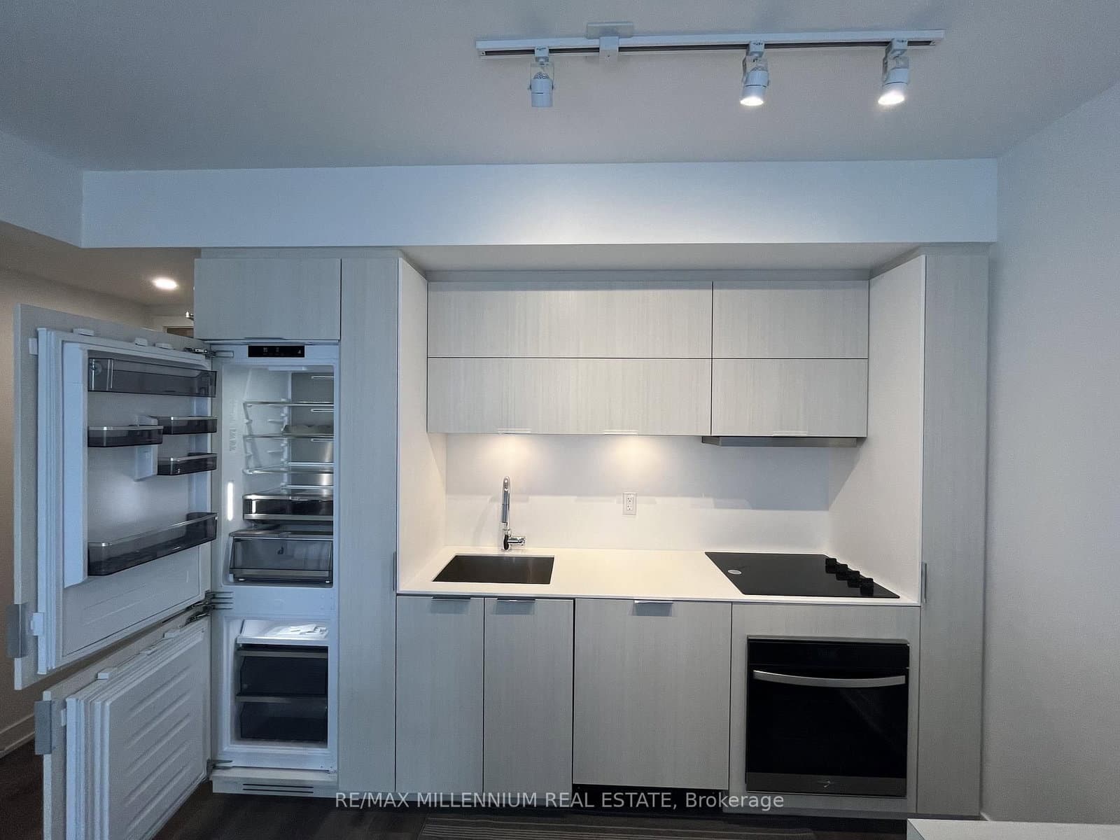 370 Martha Street, Unit 1608 thumbnail 12