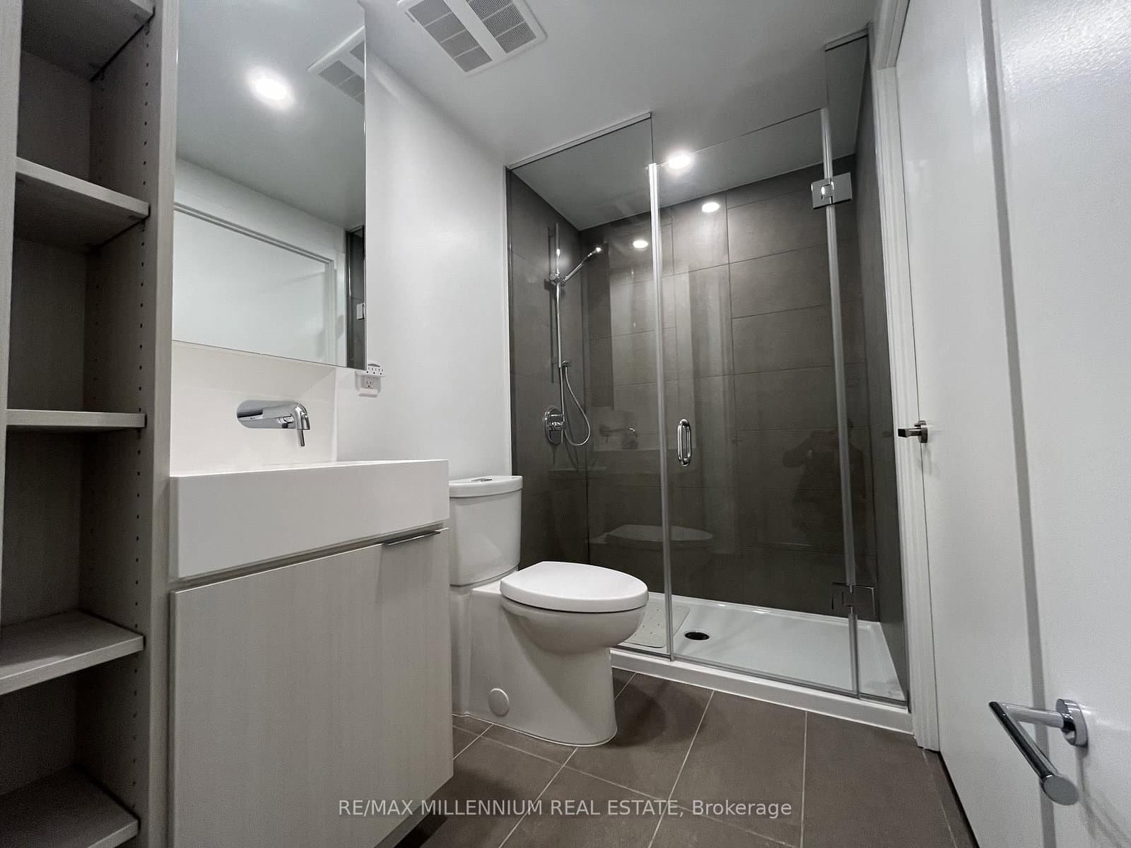 370 Martha Street, Unit 1608 thumbnail 18