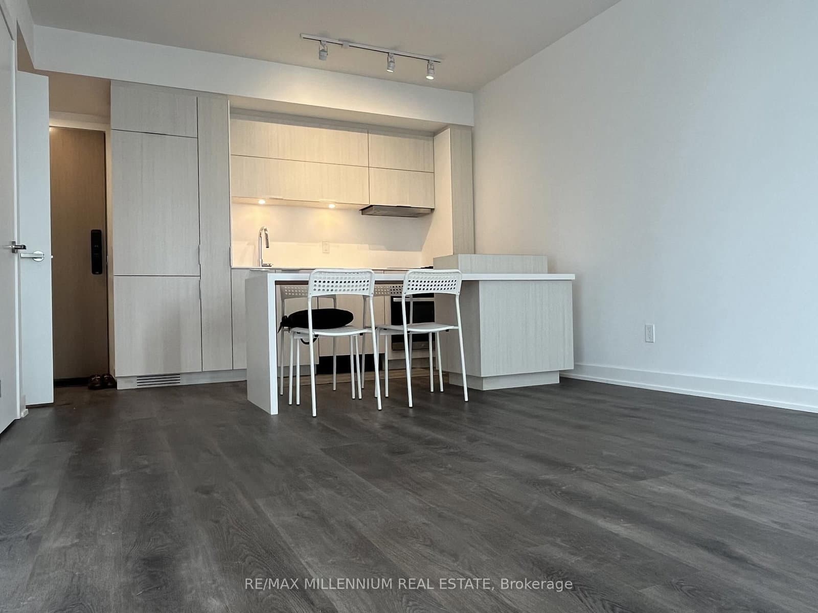 370 Martha Street, Unit 1608 thumbnail 7