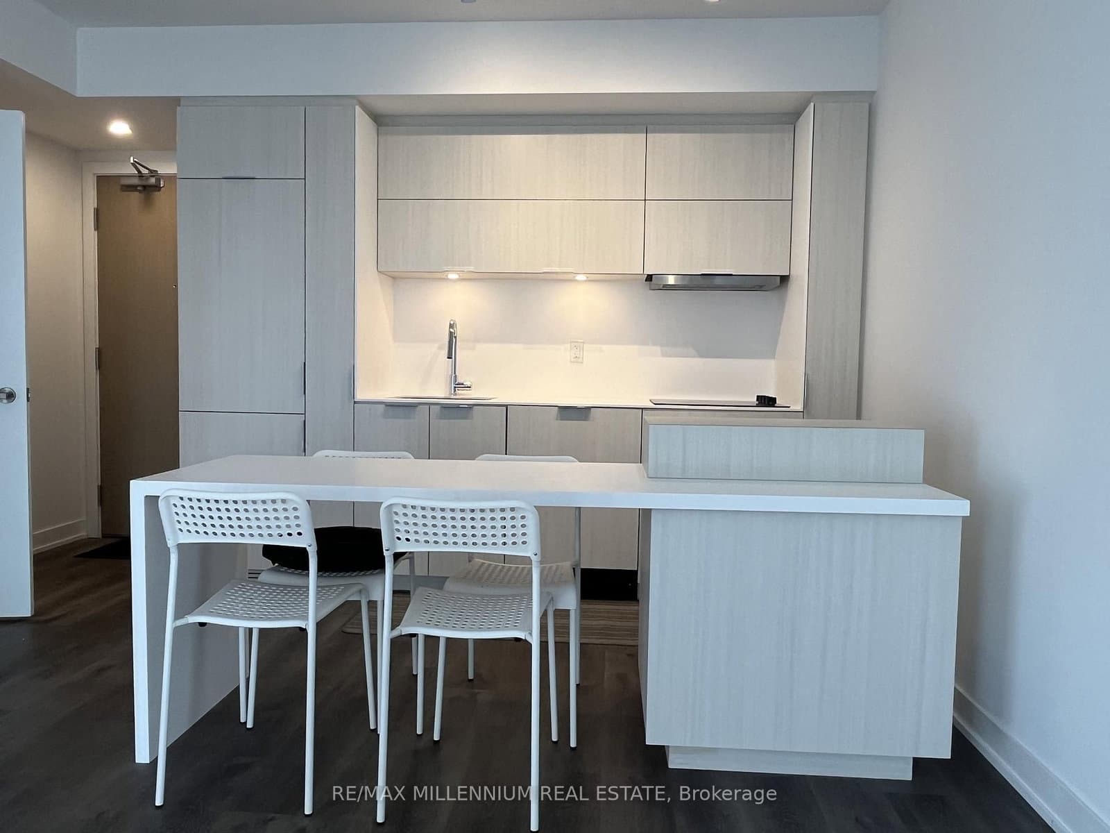 370 Martha Street, Unit 1608 thumbnail 8