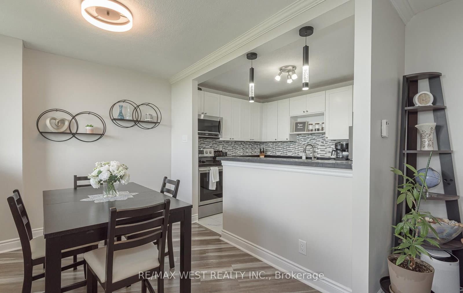 530 Lolita Gardens NE, Unit 1407 thumbnail 14
