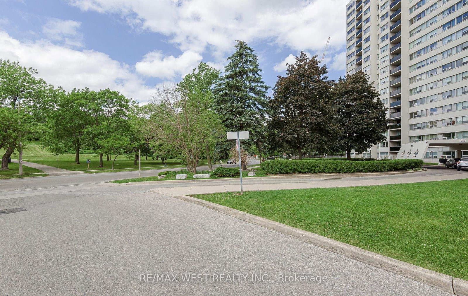 530 Lolita Gardens NE, Unit 1407 thumbnail 31