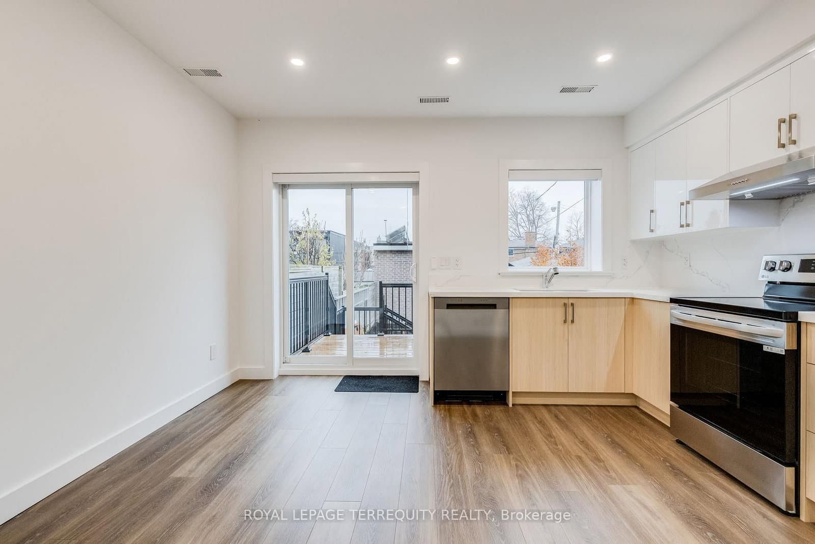94 Earlscourt Avenue, Unit 2 thumbnail 3