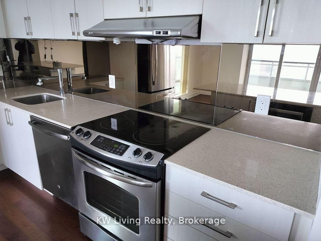2560 Eglinton Avenue W, Unit 805 thumbnail 5