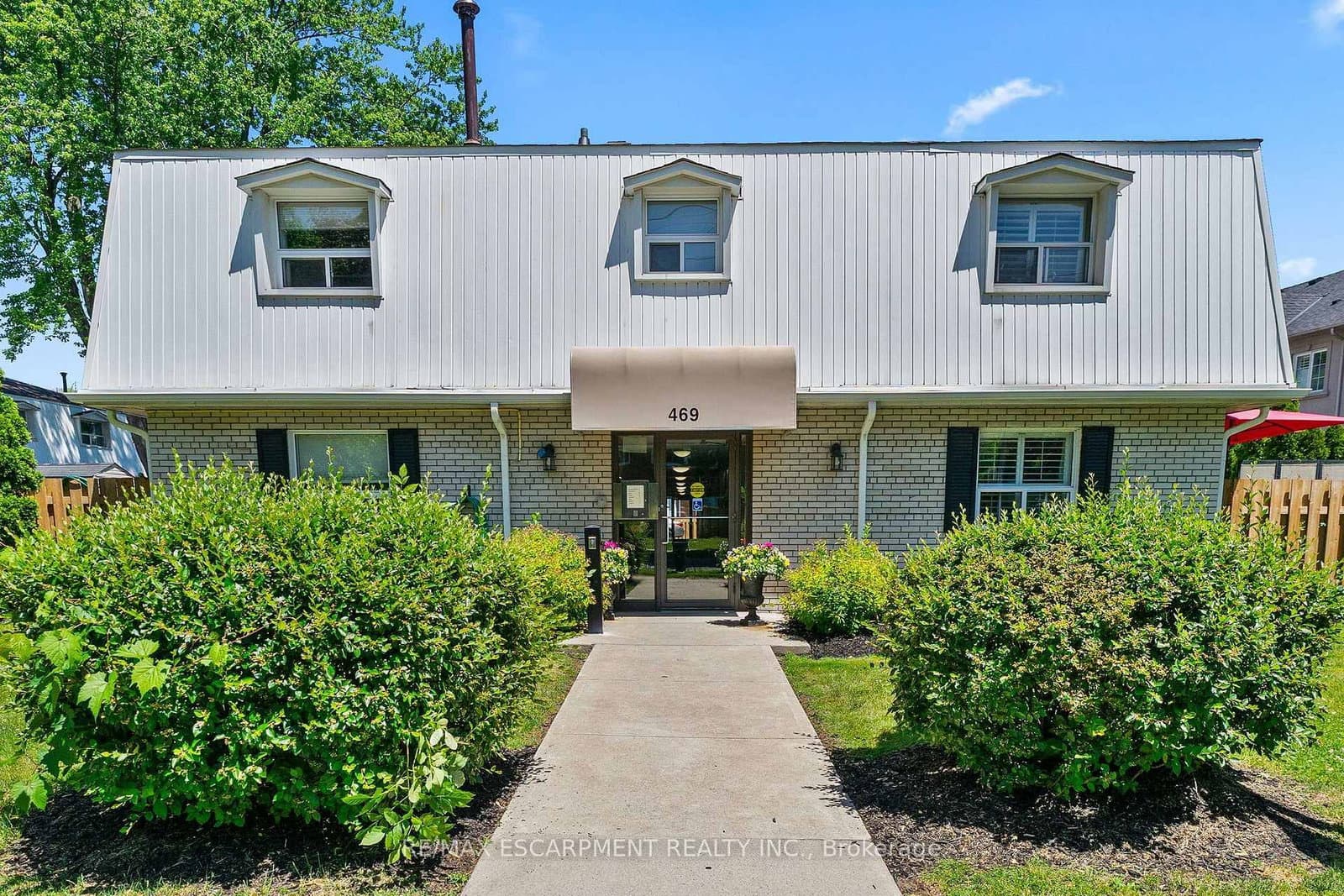 469 Claridge Road, Unit 5 - Image 1