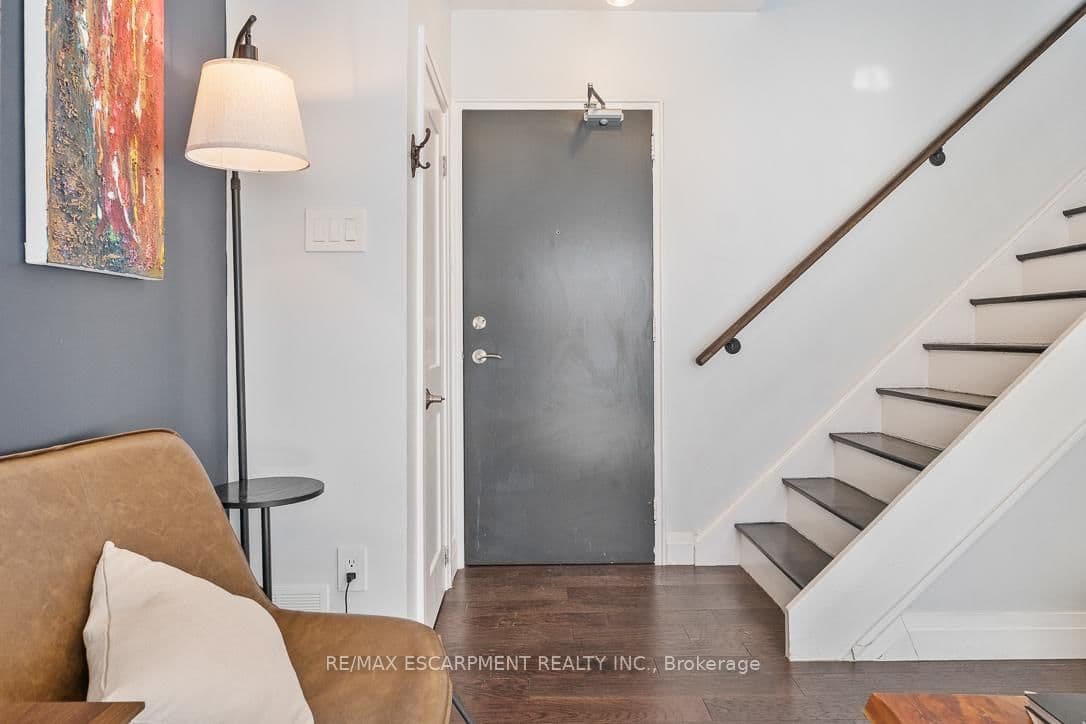 469 Claridge Road, Unit 5 thumbnail 2