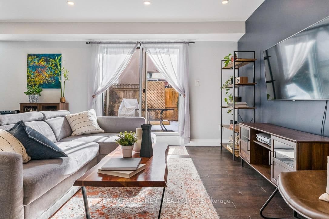 469 Claridge Road, Unit 5 thumbnail 4