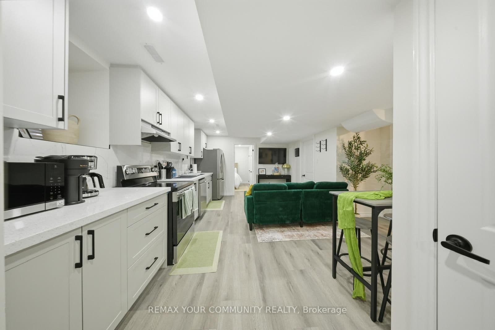 43 Tweedhill Avenue, Unit Basement thumbnail 14