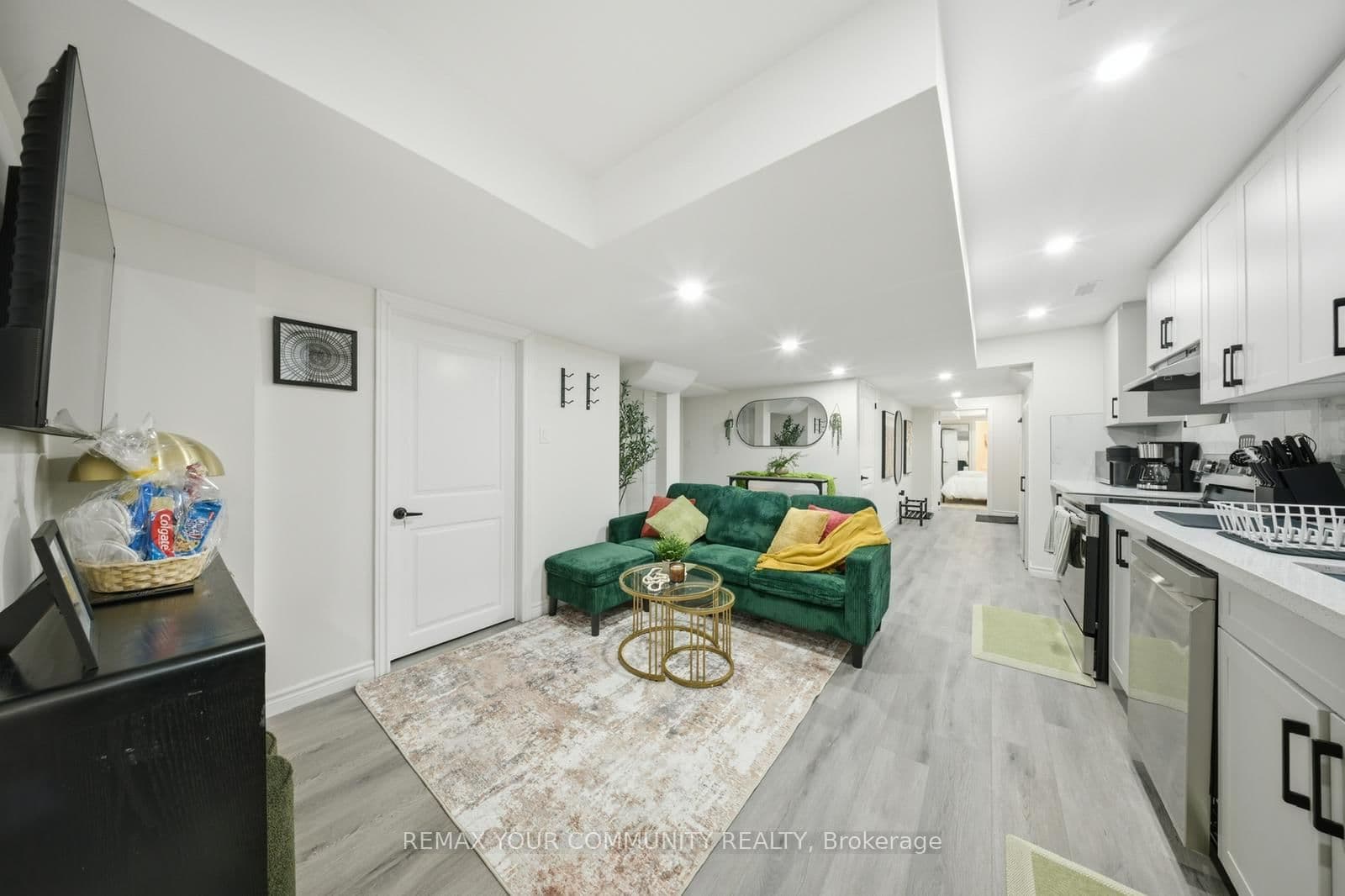 43 Tweedhill Avenue, Unit Basement thumbnail 6