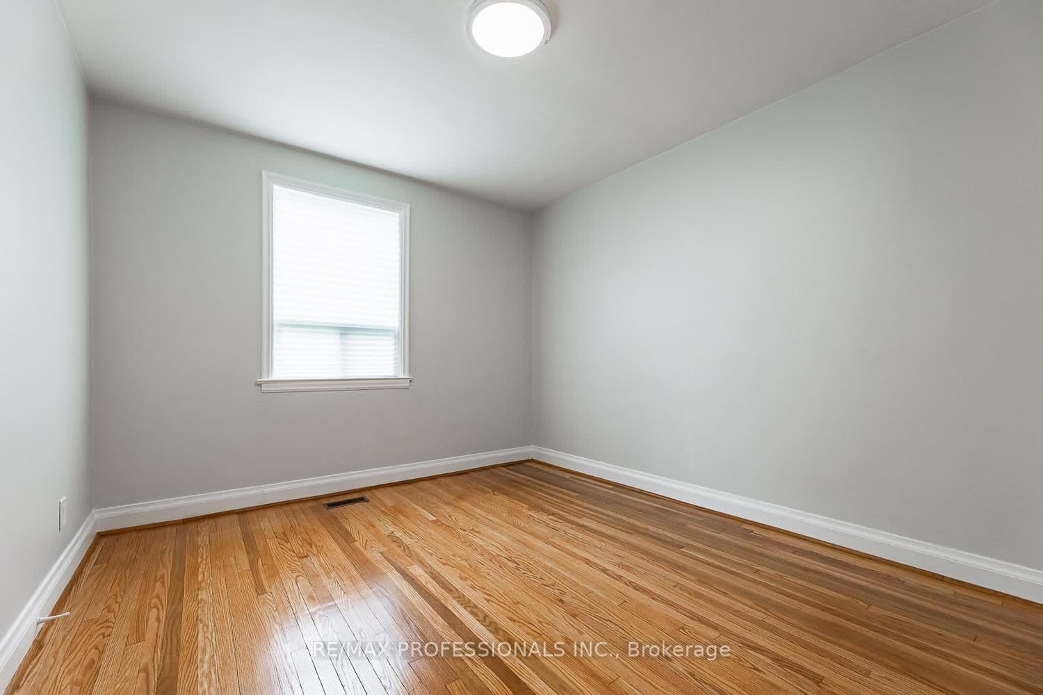11 Stock Avenue thumbnail 14