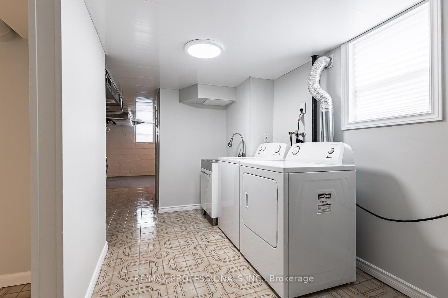 11 Stock Avenue thumbnail 31
