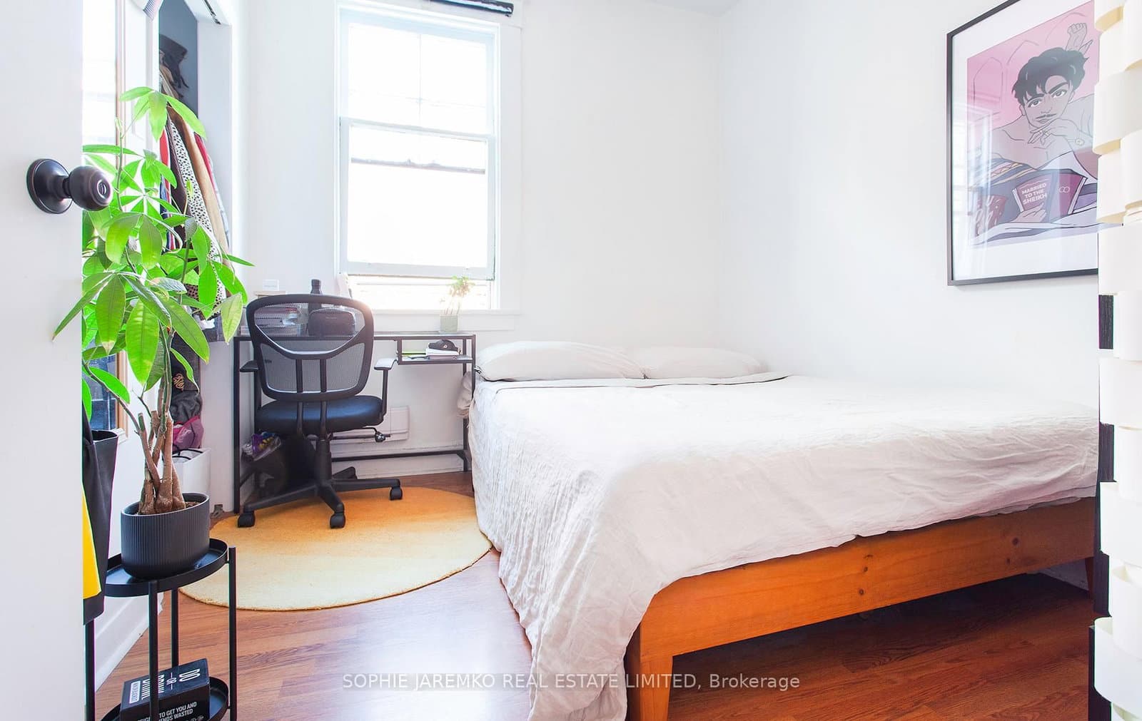 2102A Dundas Street W thumbnail 12