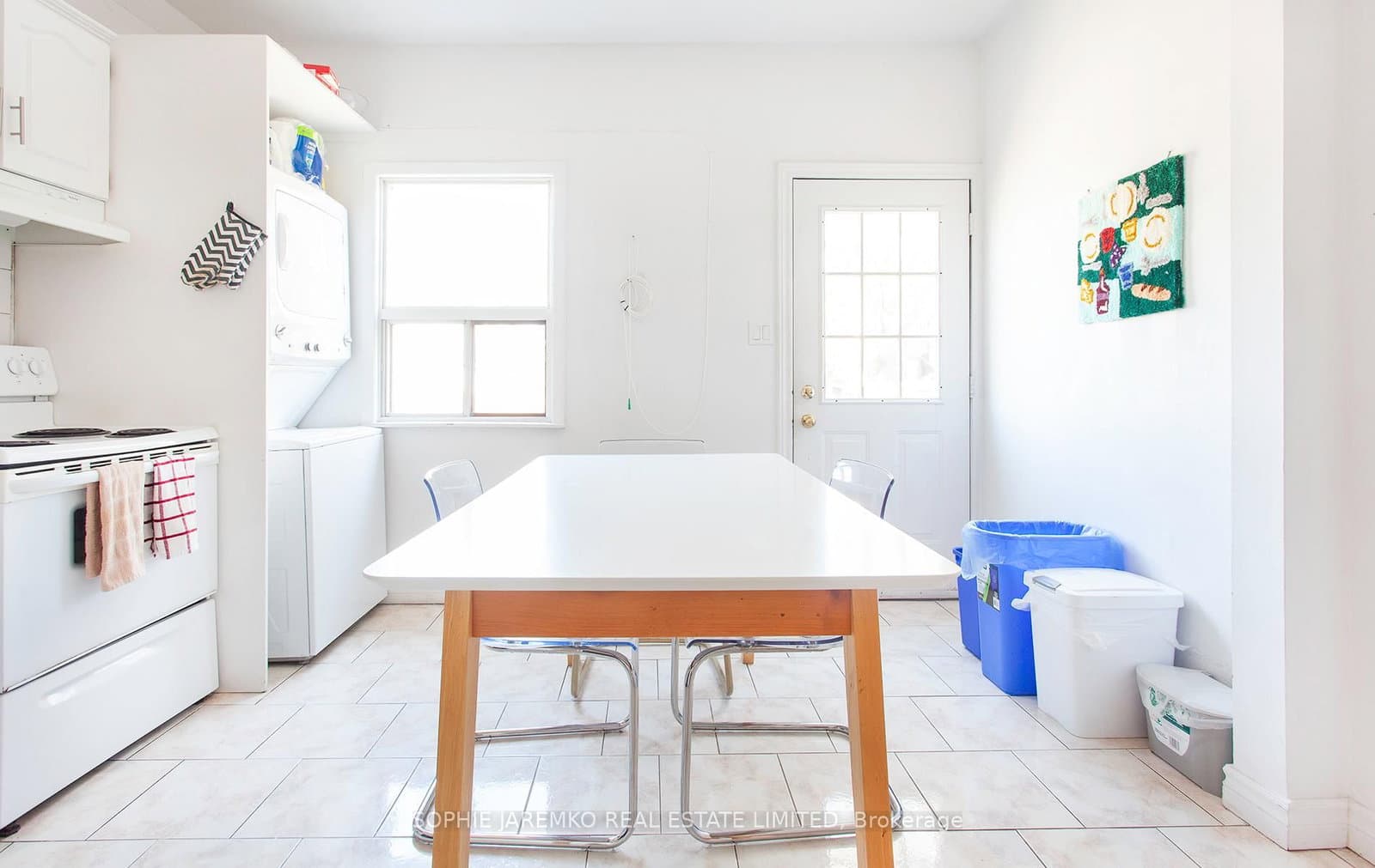 2102A Dundas Street W thumbnail 17