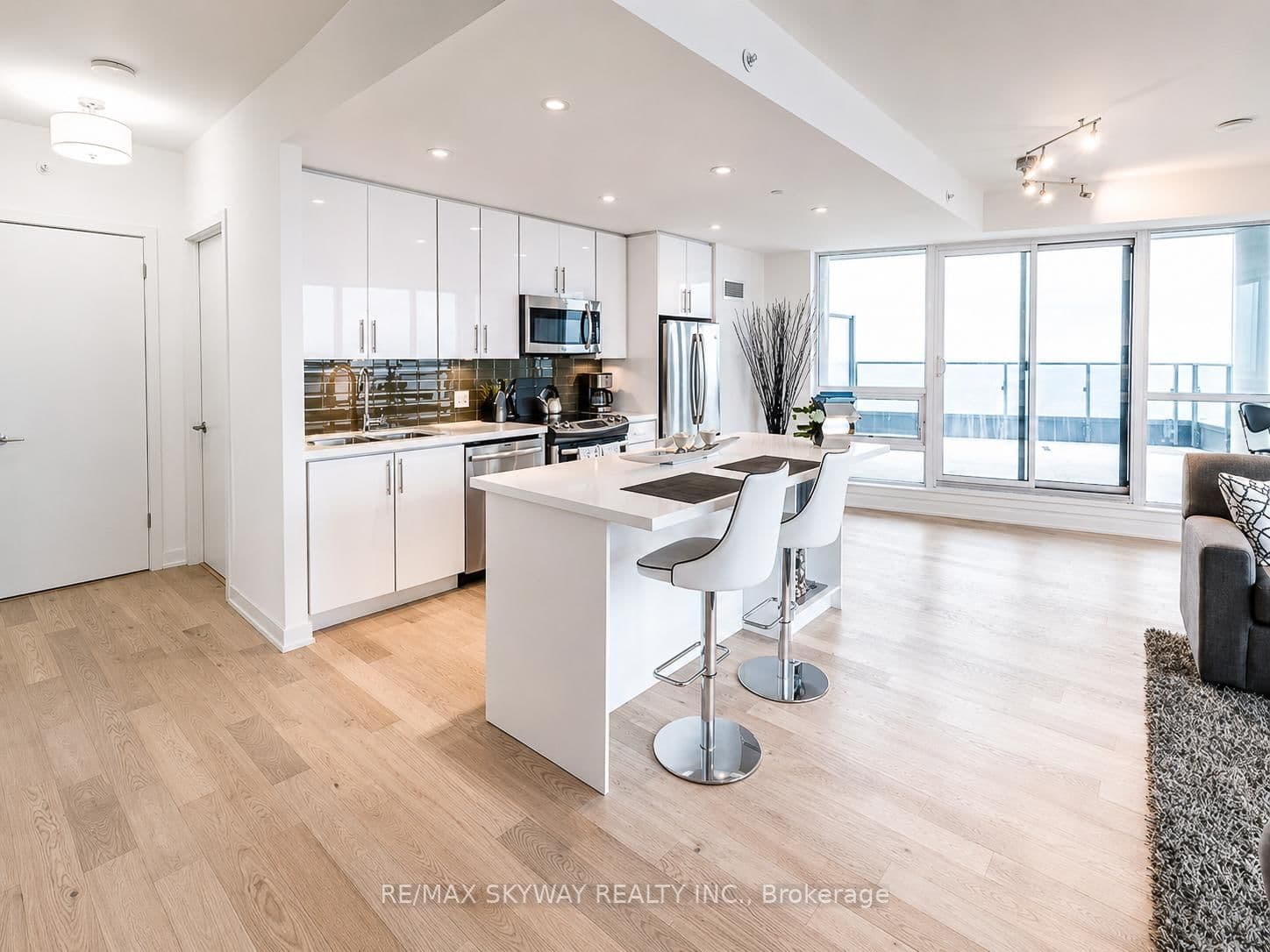 2212 Lakeshore Boulevard W, Unit Lph03 thumbnail 10
