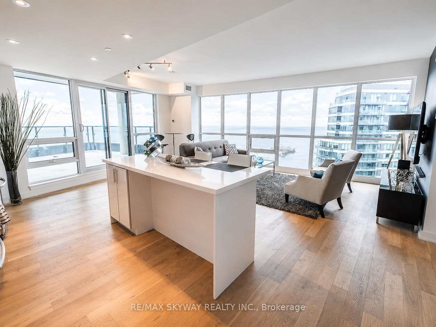 2212 Lakeshore Boulevard W, Unit Lph03 thumbnail 13