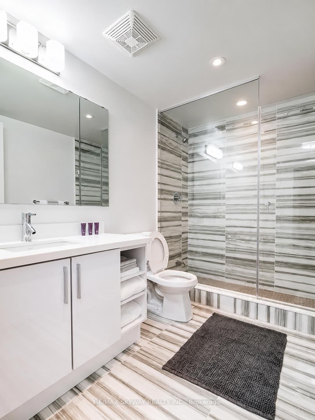 2212 Lakeshore Boulevard W, Unit Lph03 thumbnail 8