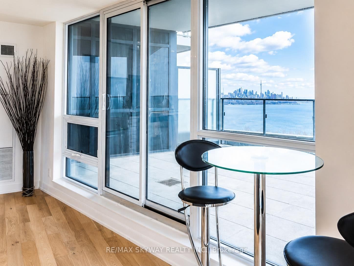 2212 Lakeshore Boulevard W, Unit Lph03 thumbnail 9