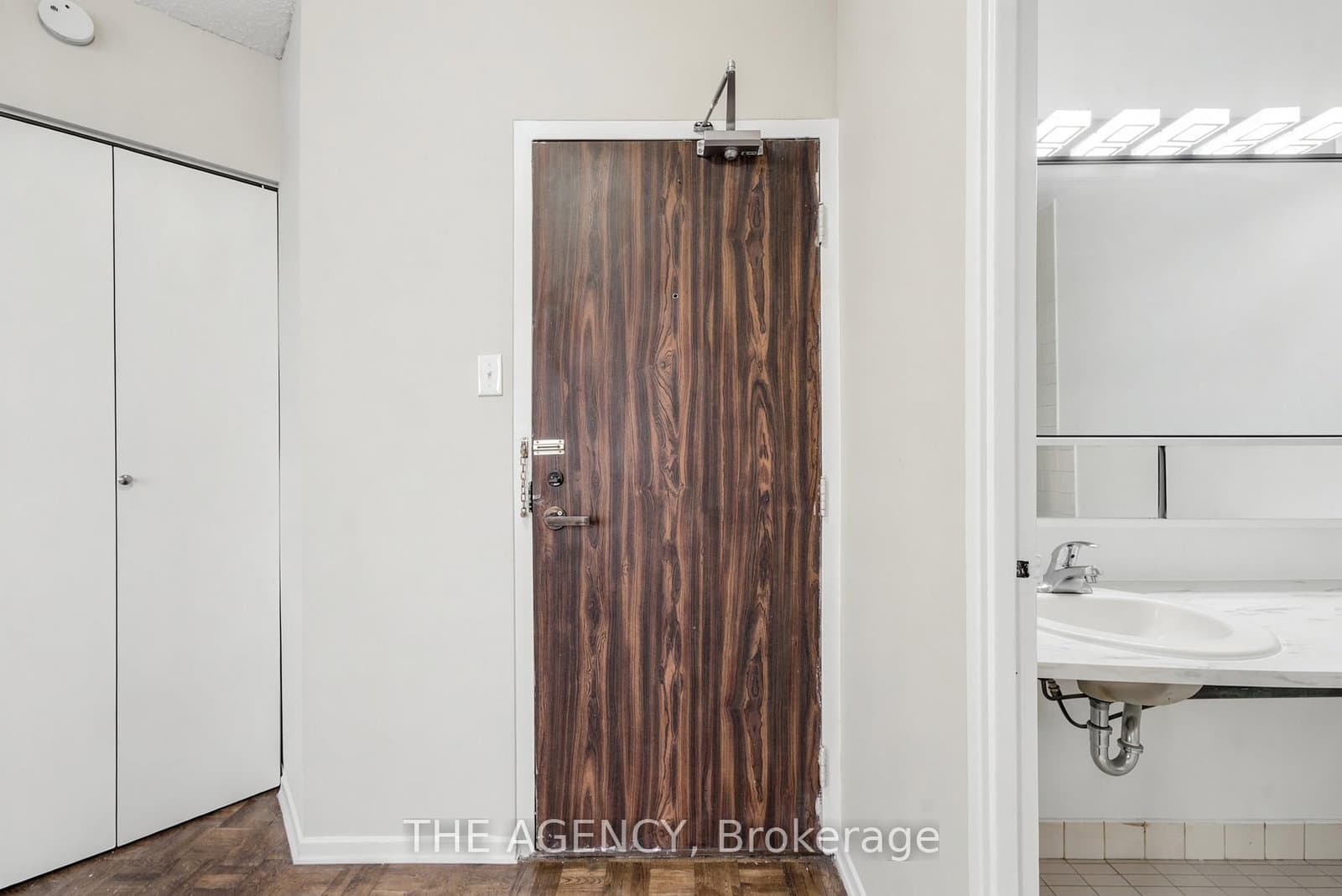 2360 Dundas Street W, Unit 1019B thumbnail 2