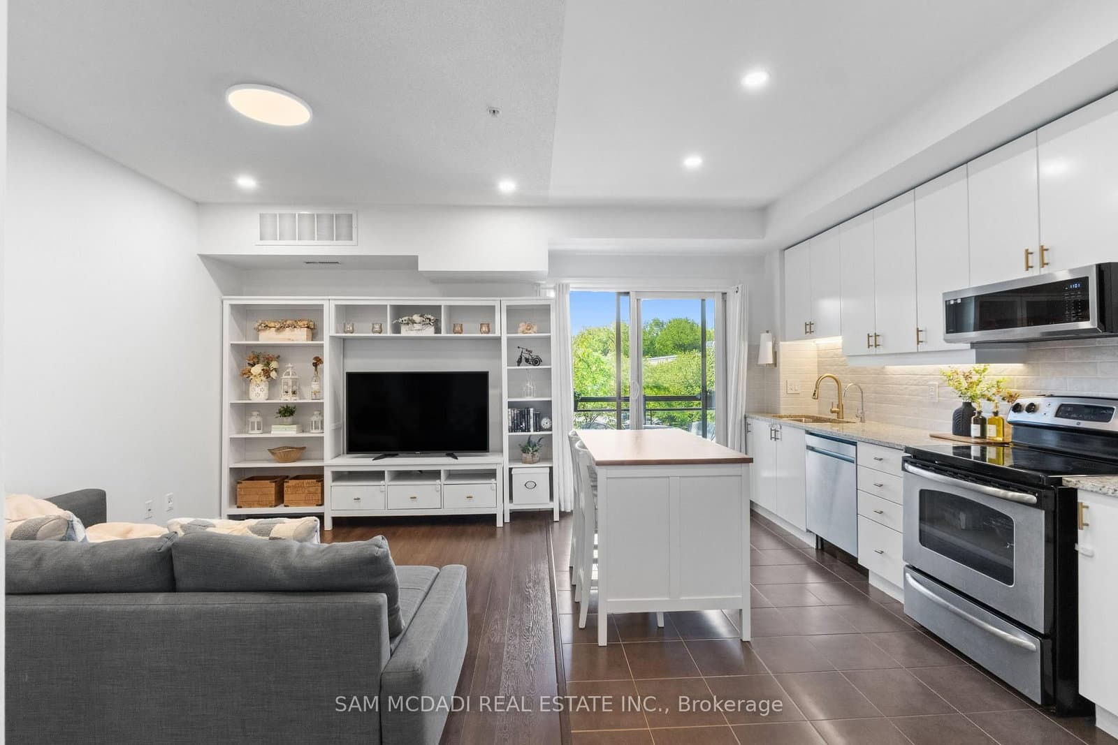 570 Lolita Gardens, Unit 332 thumbnail 6