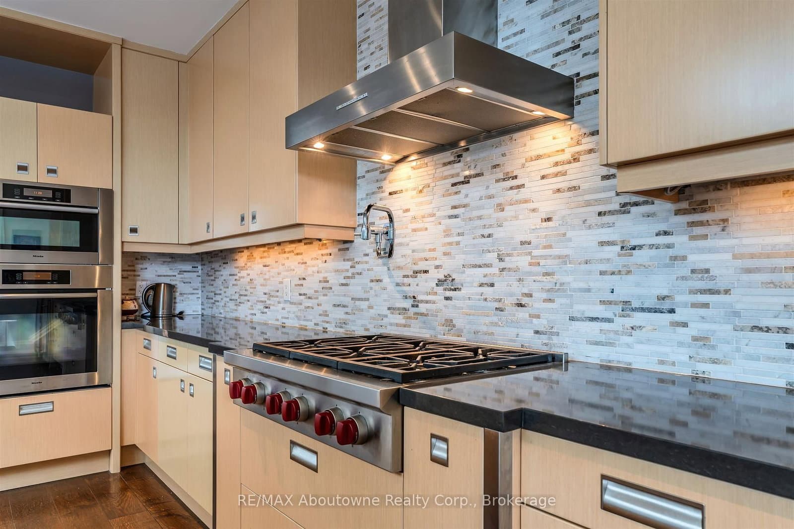 253 Church Street, Unit 402 thumbnail 12