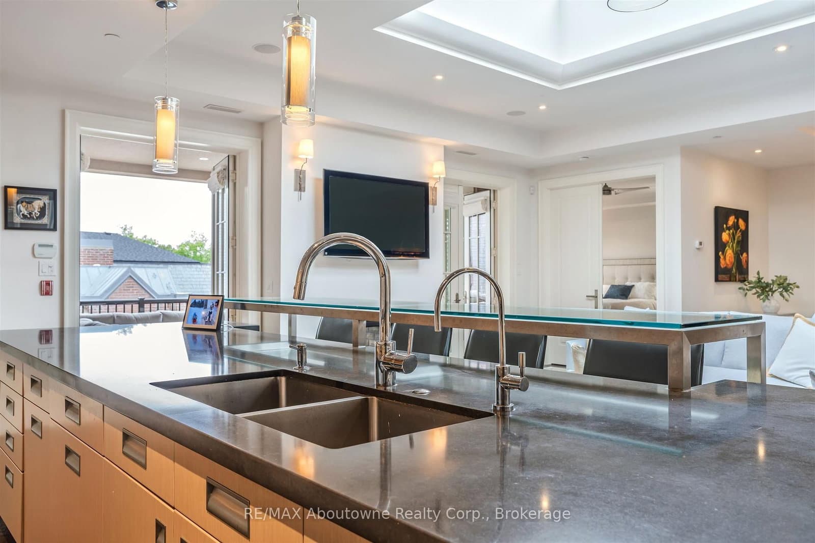 253 Church Street, Unit 402 thumbnail 14