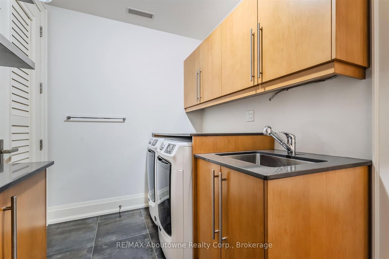 253 Church Street, Unit 402 thumbnail 23