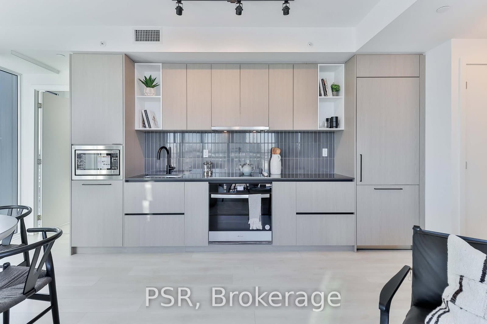 1285 Dupont Street, Unit 1510 thumbnail 15