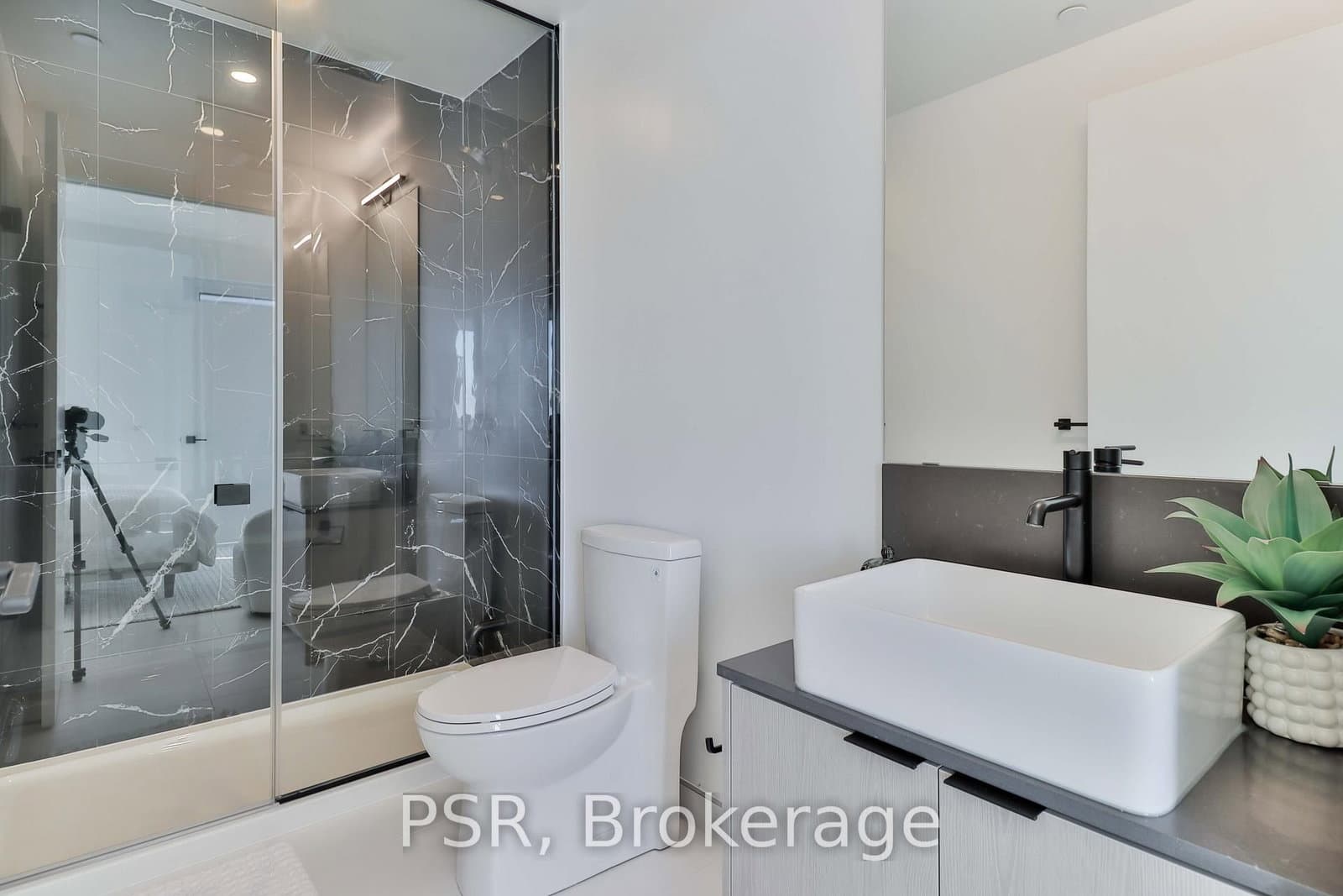 1285 Dupont Street, Unit 1510 thumbnail 31