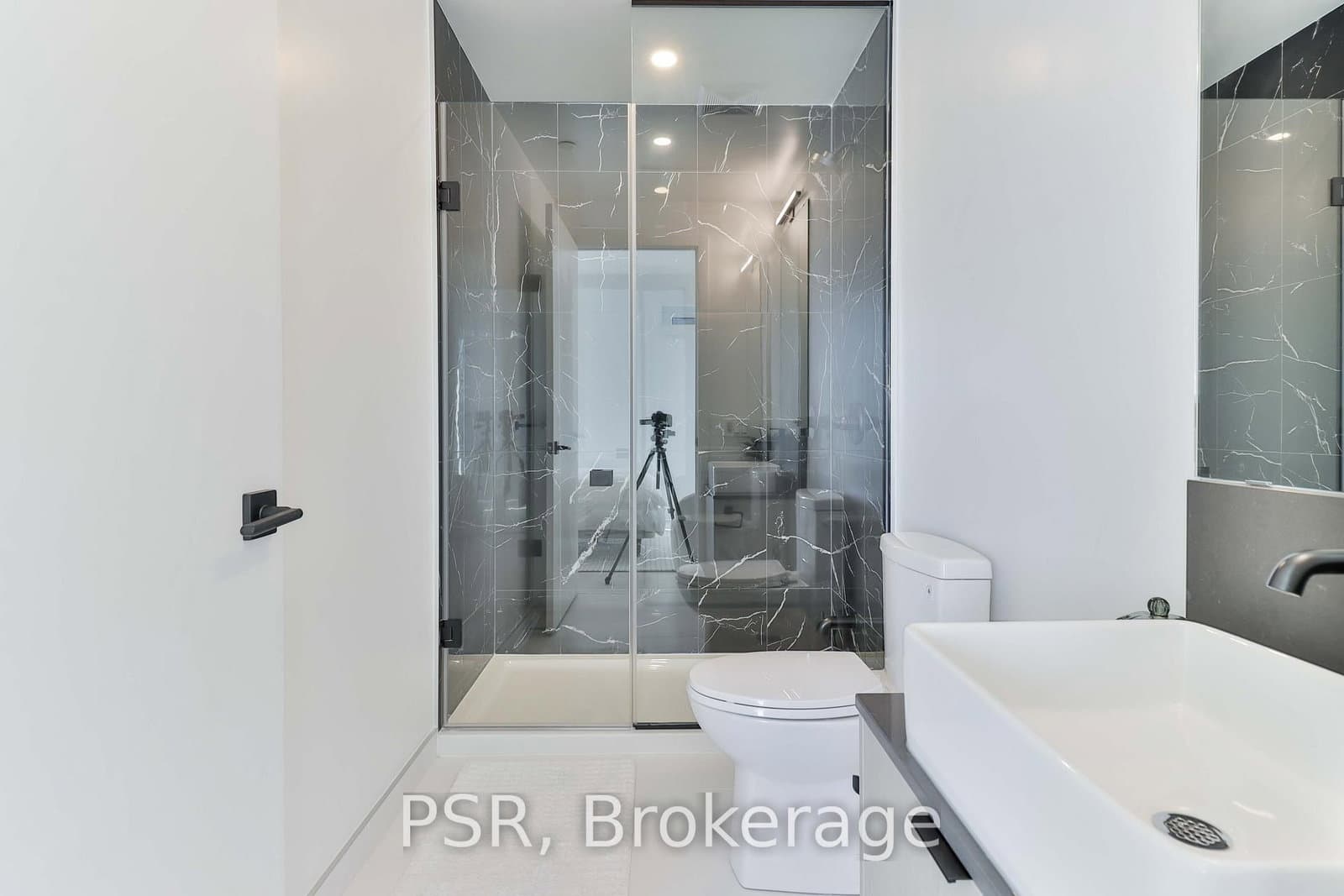 1285 Dupont Street, Unit 1510 thumbnail 32
