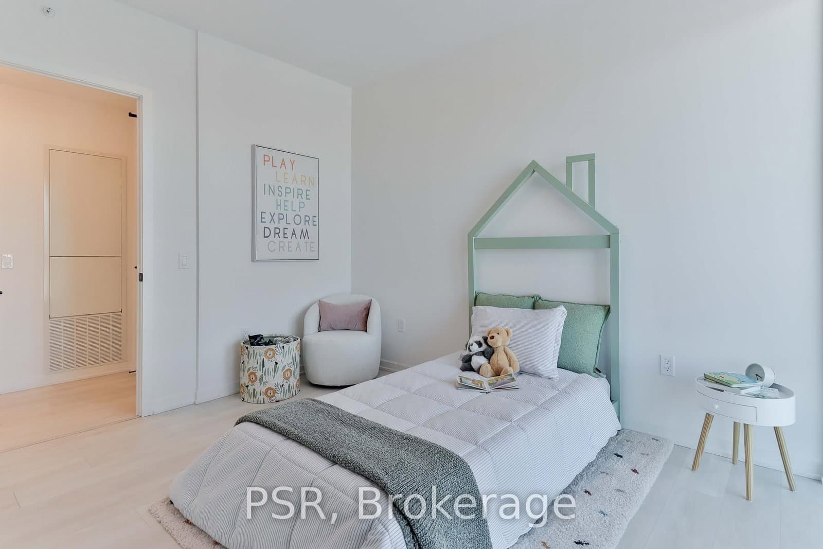 1285 Dupont Street, Unit 1510 thumbnail 9