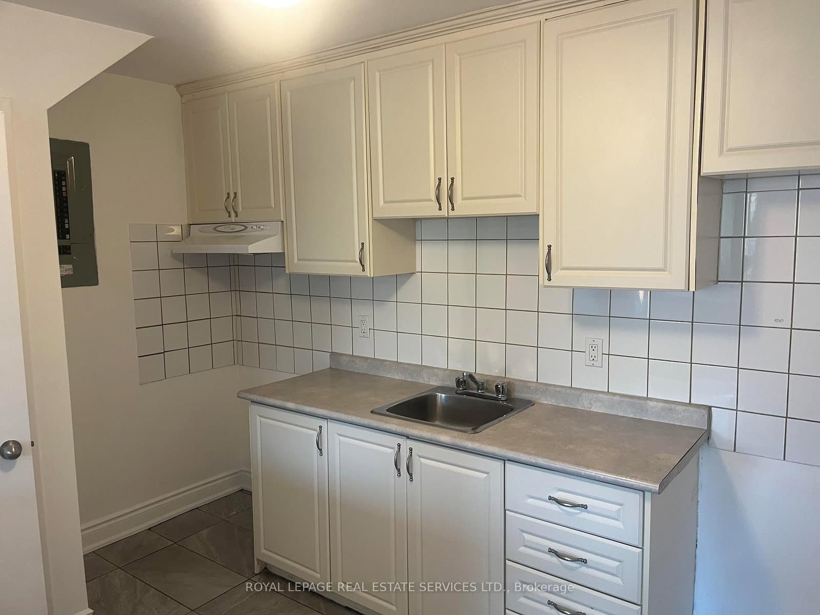 604-606 Marlee Avenue thumbnail 4