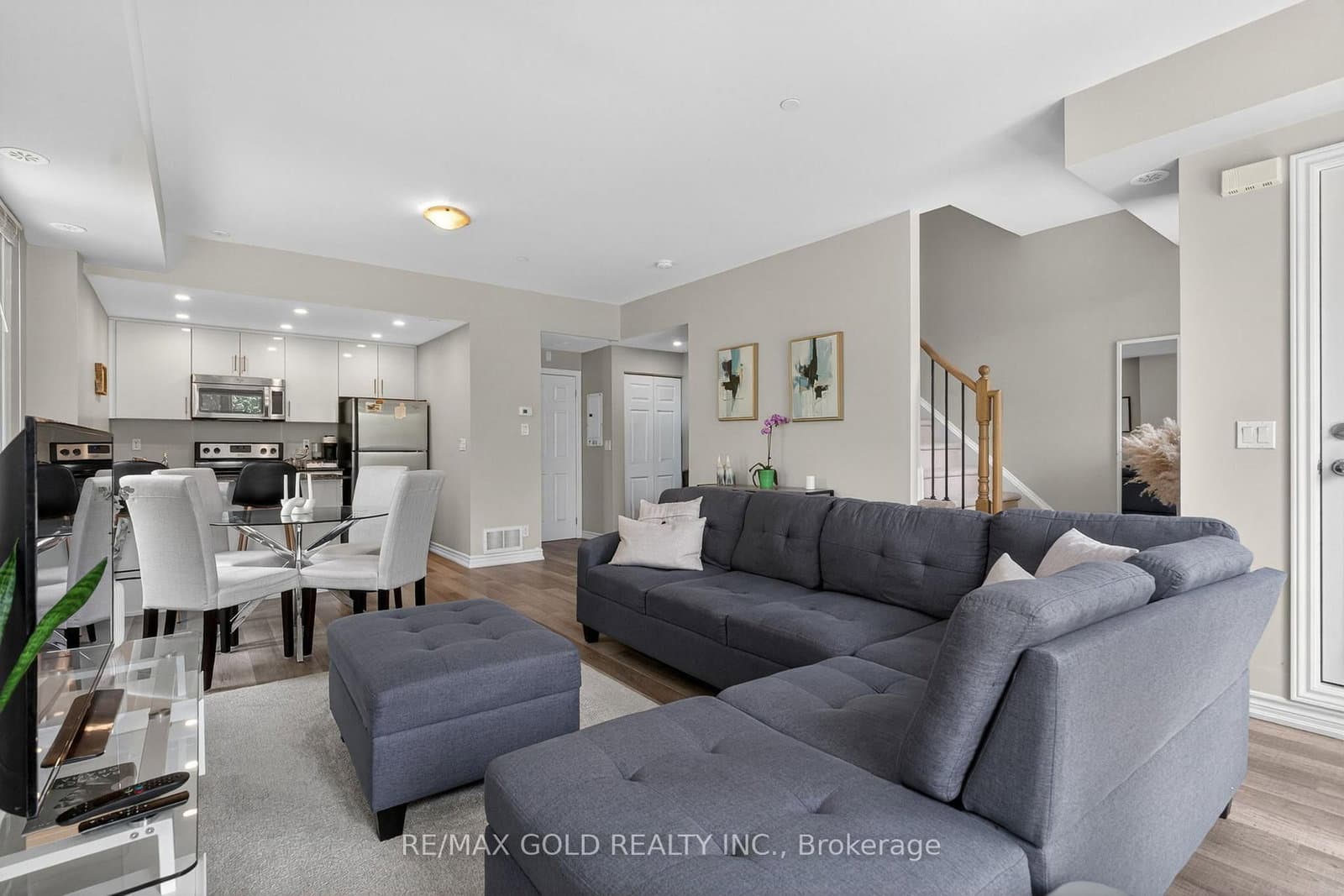 30 Carnation Avenue, Unit 92 thumbnail 10