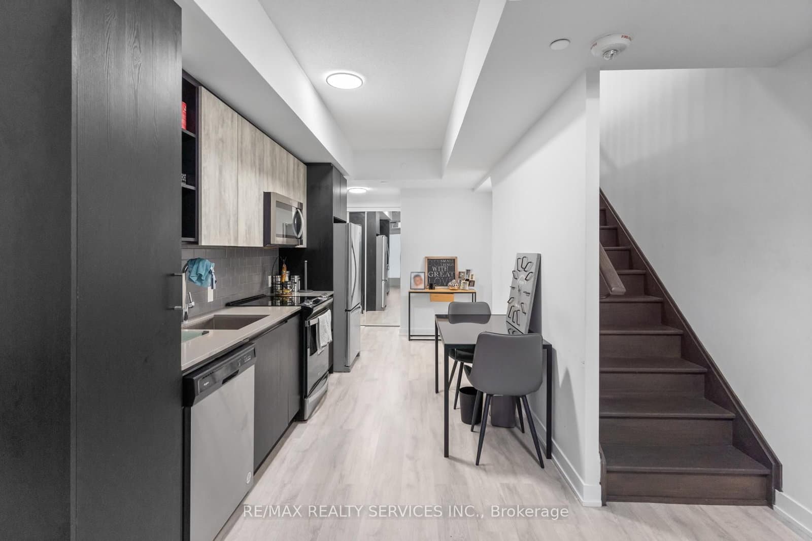 251 Manitoba Street, Unit 115 thumbnail 10