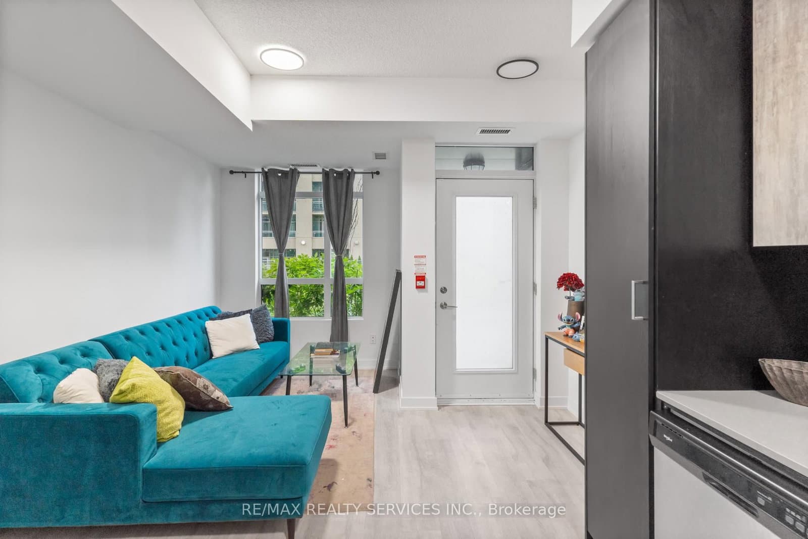 251 Manitoba Street, Unit 115 thumbnail 11