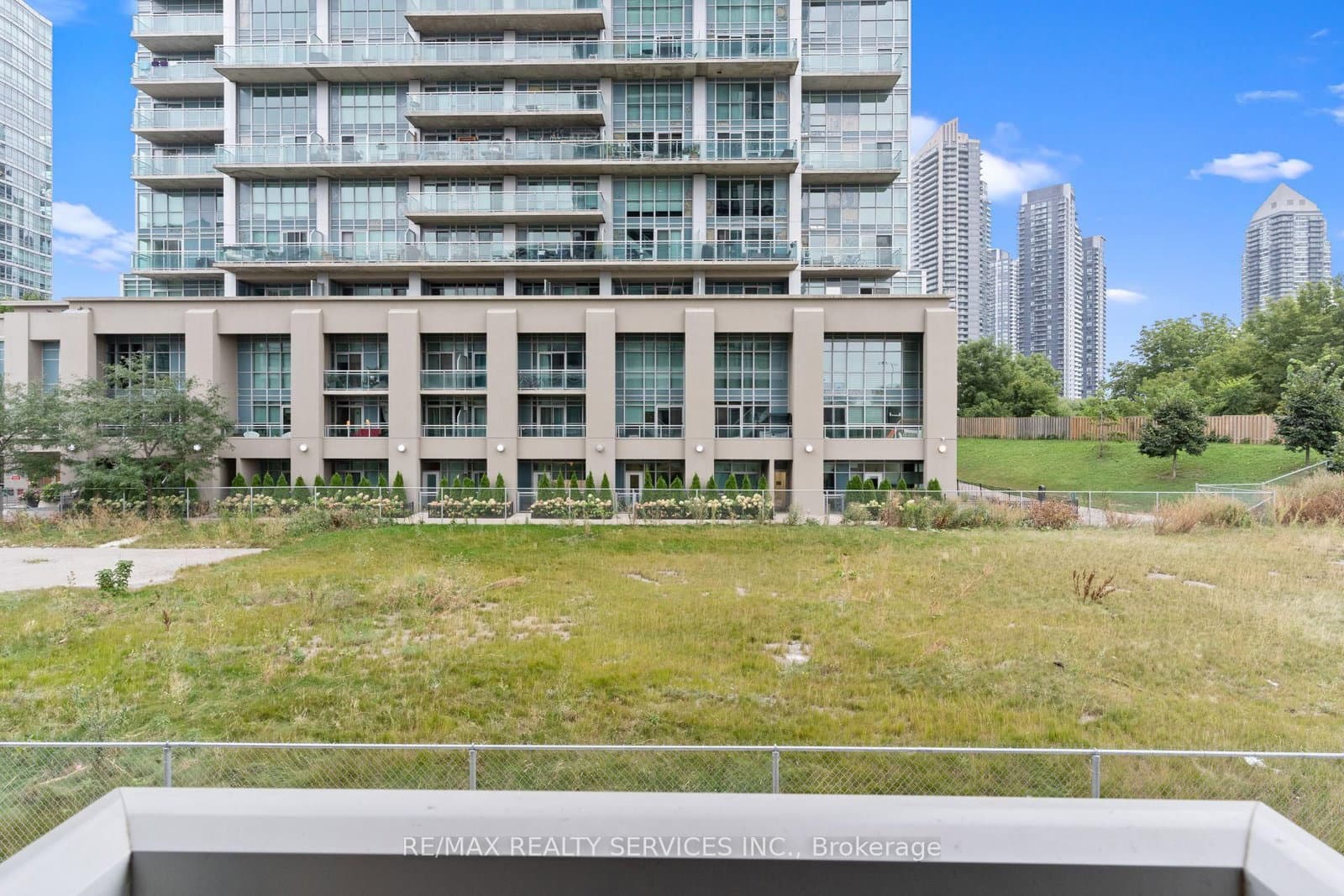 251 Manitoba Street, Unit 115 thumbnail 20