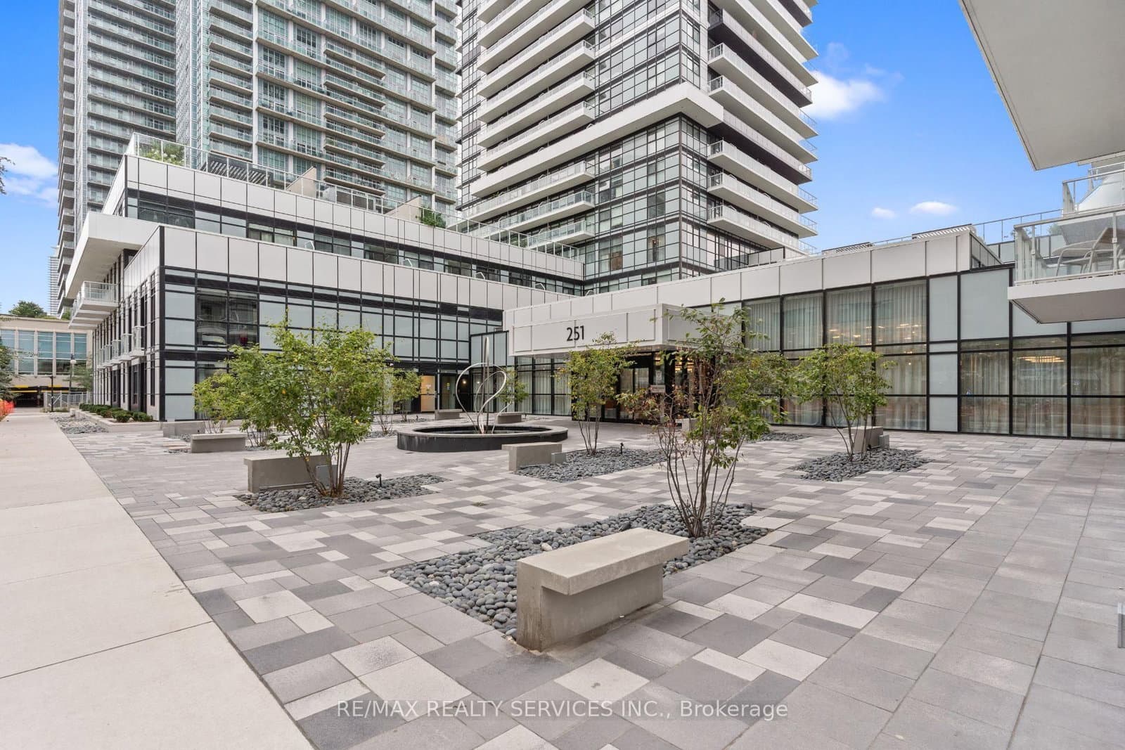 251 Manitoba Street, Unit 115 thumbnail 3