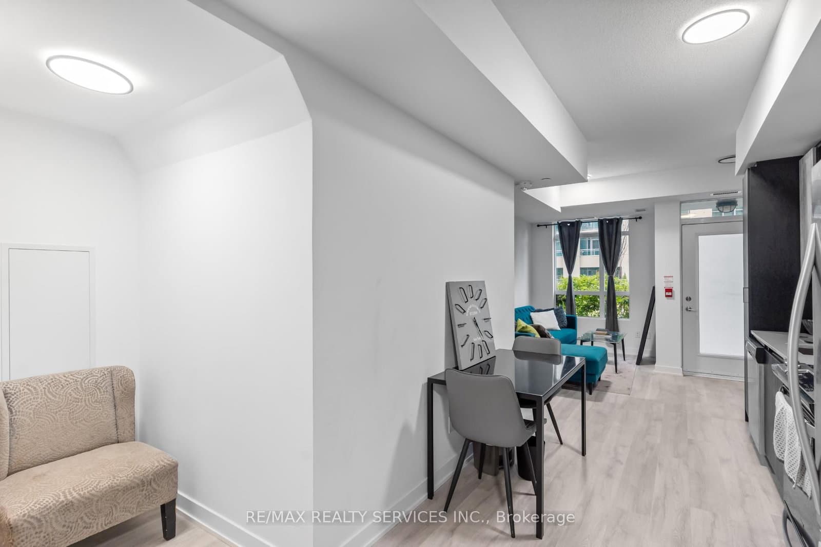 251 Manitoba Street, Unit 115 thumbnail 7