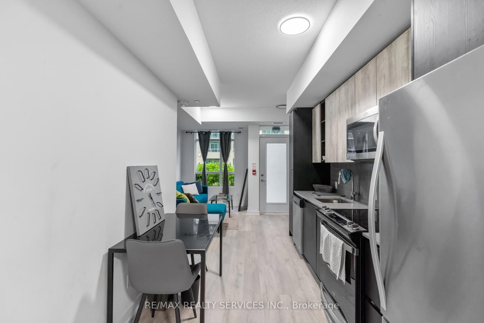 251 Manitoba Street, Unit 115 thumbnail 8