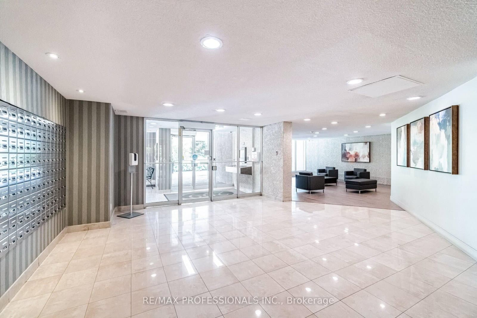 299 Mill Road, Unit 705 thumbnail 4