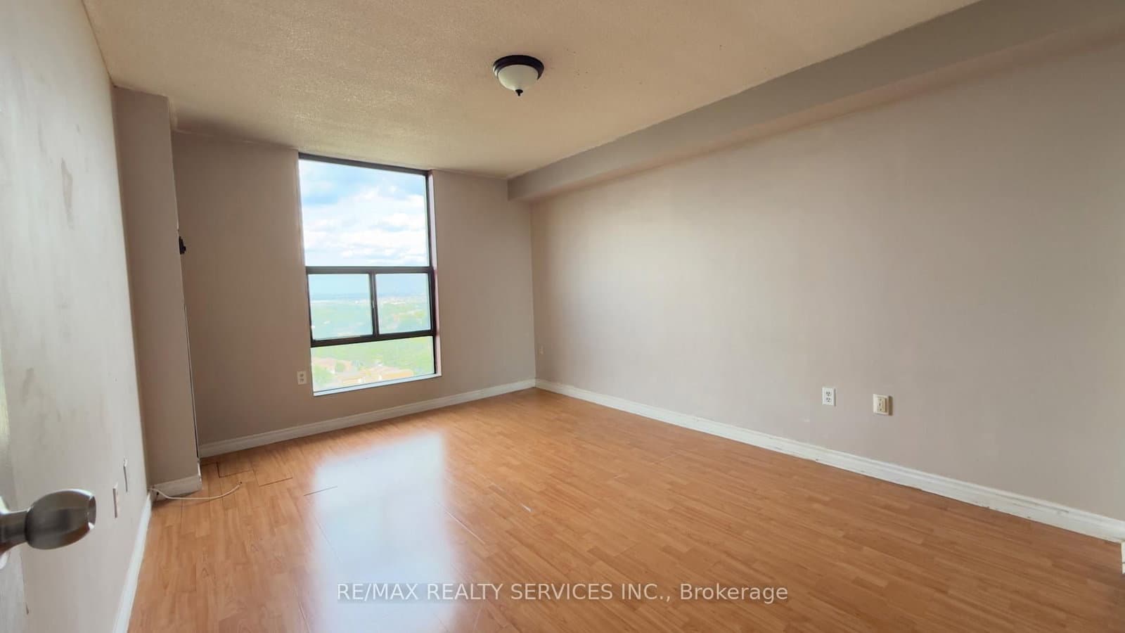 4 Kings Cross Road, Unit 1807 thumbnail 18