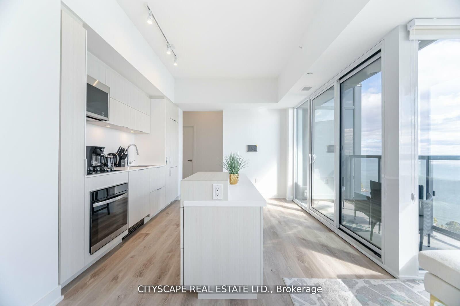370 Martha Street S, Unit 1907 thumbnail 12