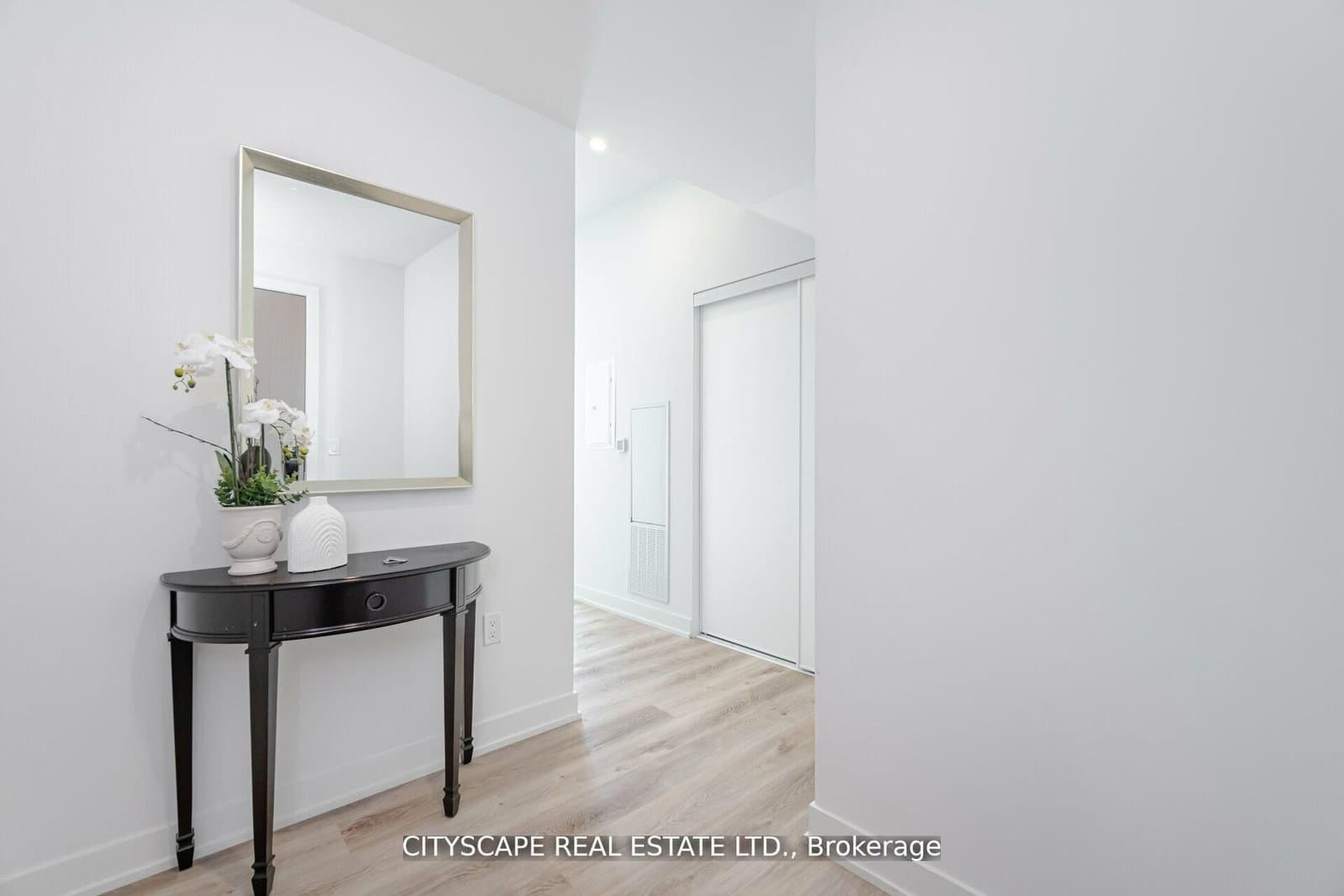 370 Martha Street S, Unit 1907 thumbnail 6