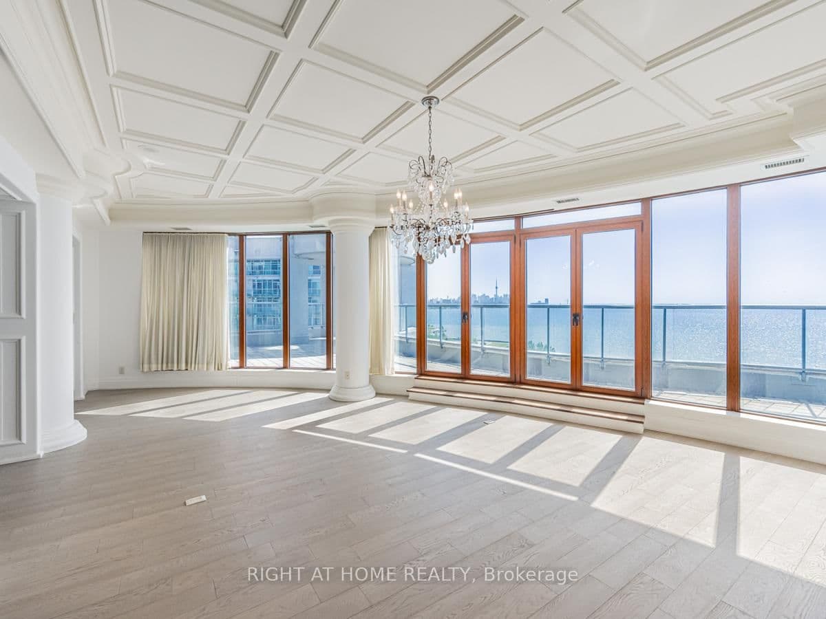 2095 Lake Shore Boulevard W, Unit LPH19 thumbnail 10