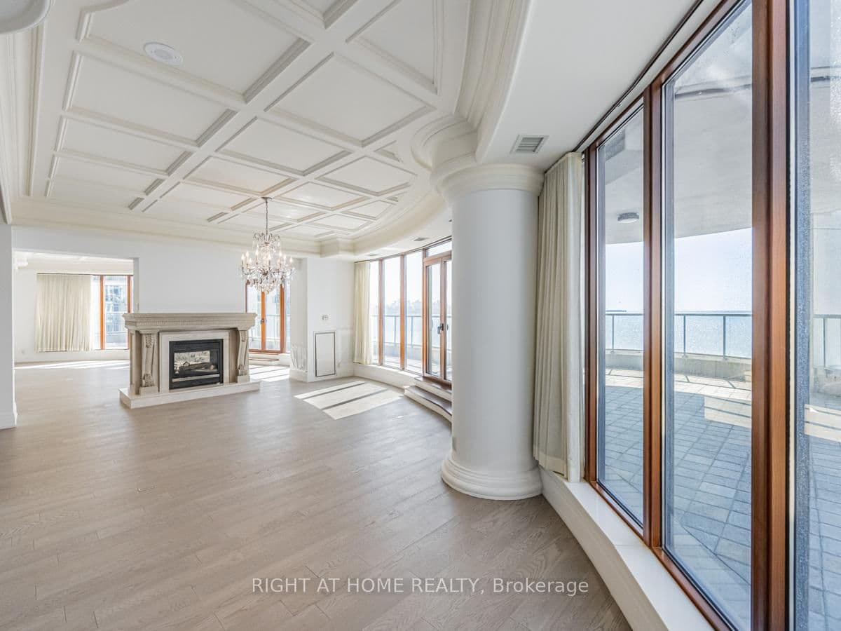 2095 Lake Shore Boulevard W, Unit LPH19 thumbnail 12
